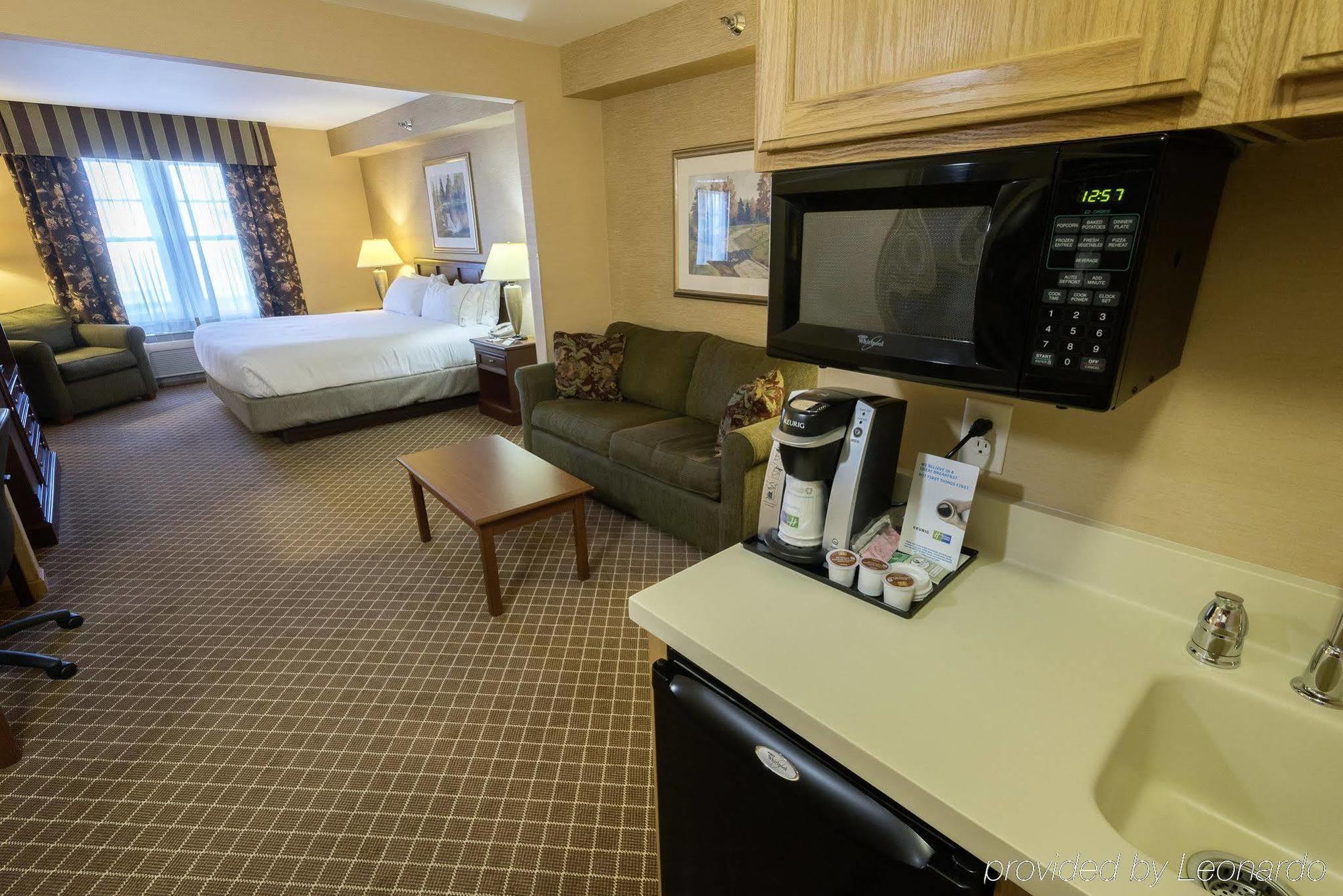 Holiday Inn Express & Suites Iron Mountain, An Ihg Hotel Luaran gambar